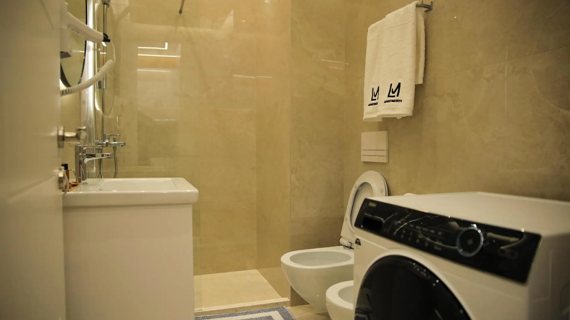 טיראנה Lm Apartments 0*,  אלבניה